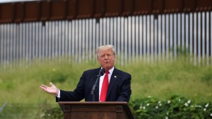 Donald Trump has announced a new border security policy, which includes hiring 10,000 new Customs and Border Protection agents and increasing salaries for existing agents. The policy aims to strengthen border security, a key issue in the swing state of Arizona. Trump's proposal has been endorsed by the National Border Patrol Council, but criticized by Democrats, who claim he is politicizing the issue.