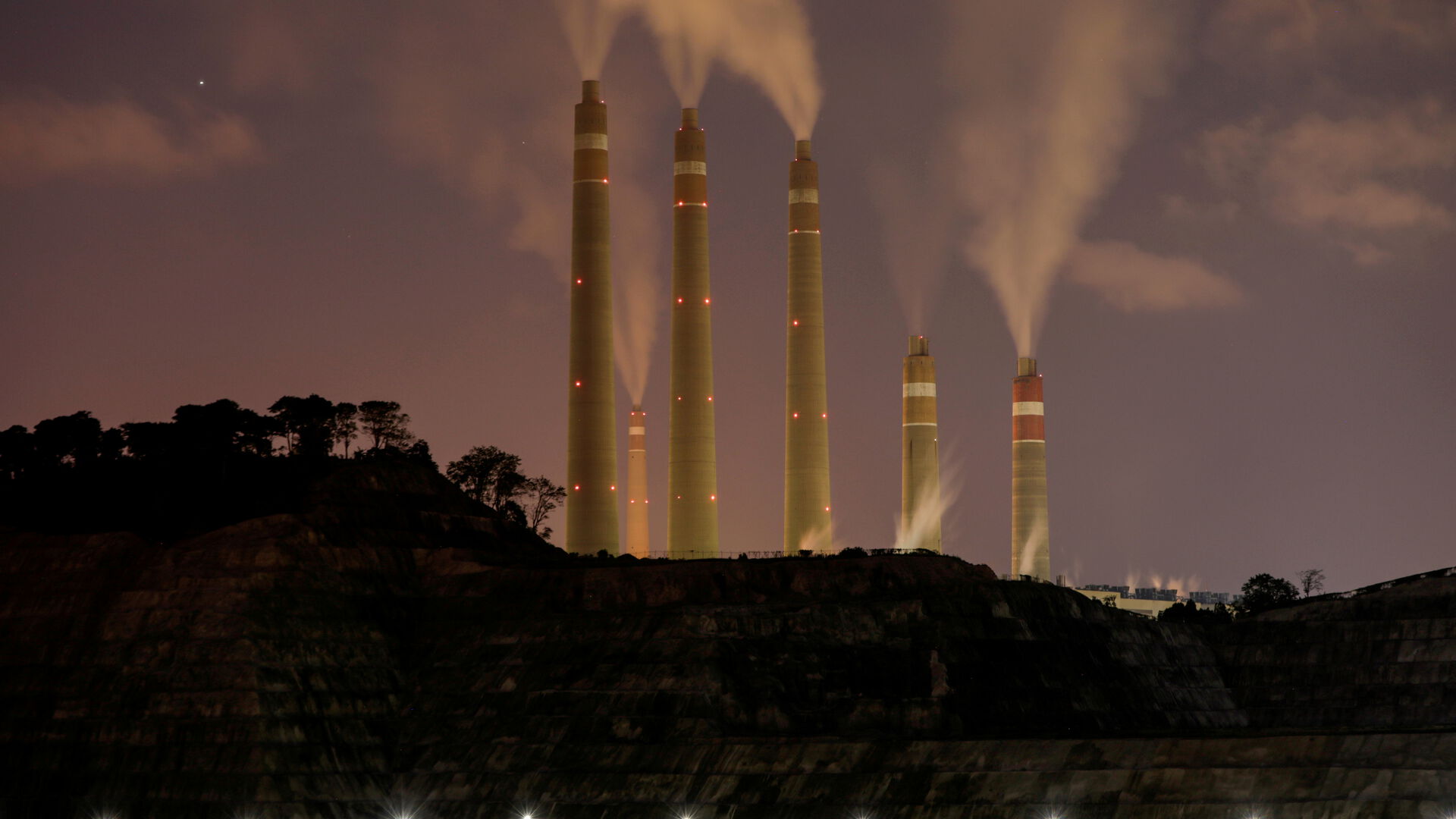 Countries pledge to phase out coal use at the COP26 climate change conference.