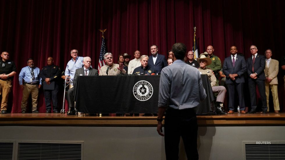 Beto O'Rourke confronted Greg Abbott over the Texas elementary school shooting.