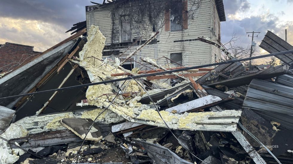 Alabama and Georgia residents are picking up the pieces after more than a dozen tornadoes ripped through South on Thursday.