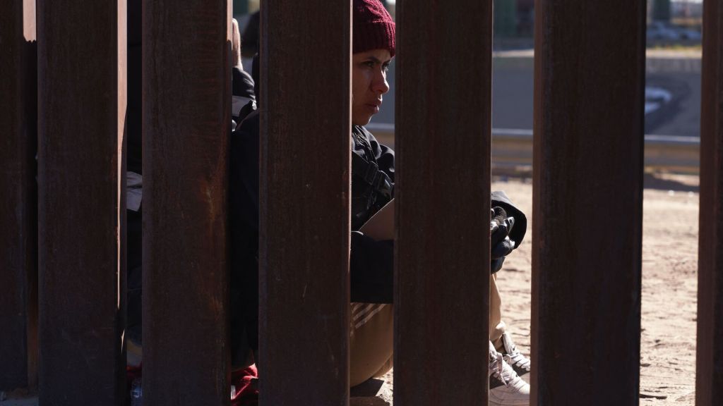 GOP unveils border bill as Biden admin seeks to open more migrant centers