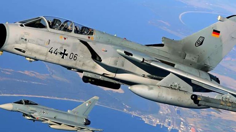 Former pilots with the German air force are training Chinese fighter pilots. The German defense minister is none too happy about it.