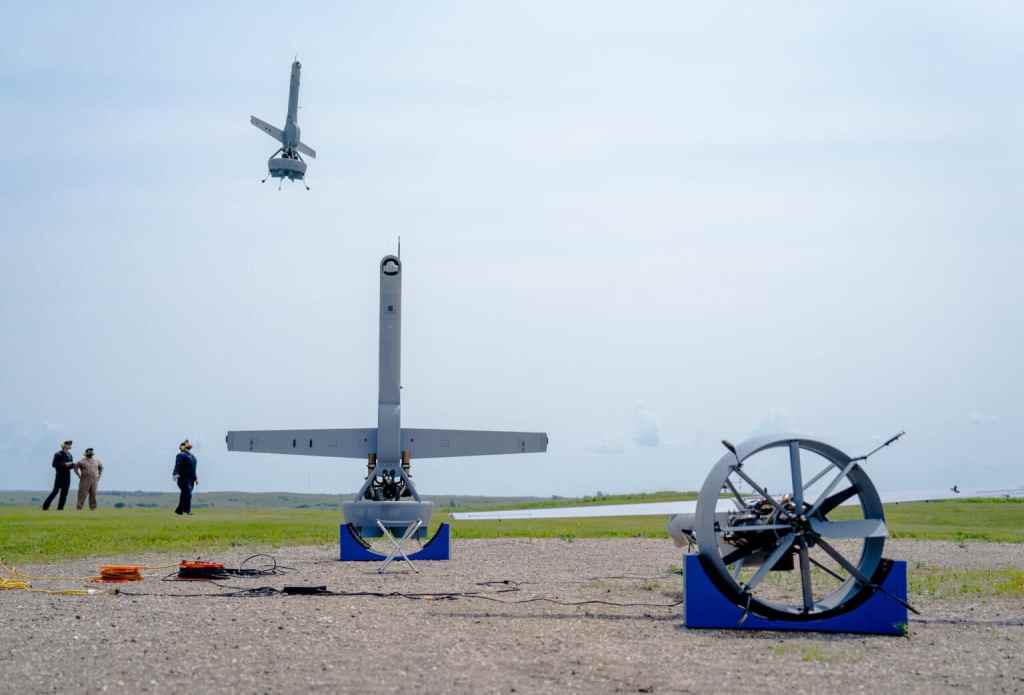 Shield AI tested its Hivemind AI pilot using a team of V-Bat's in Devil's Lake, North Dakota.  