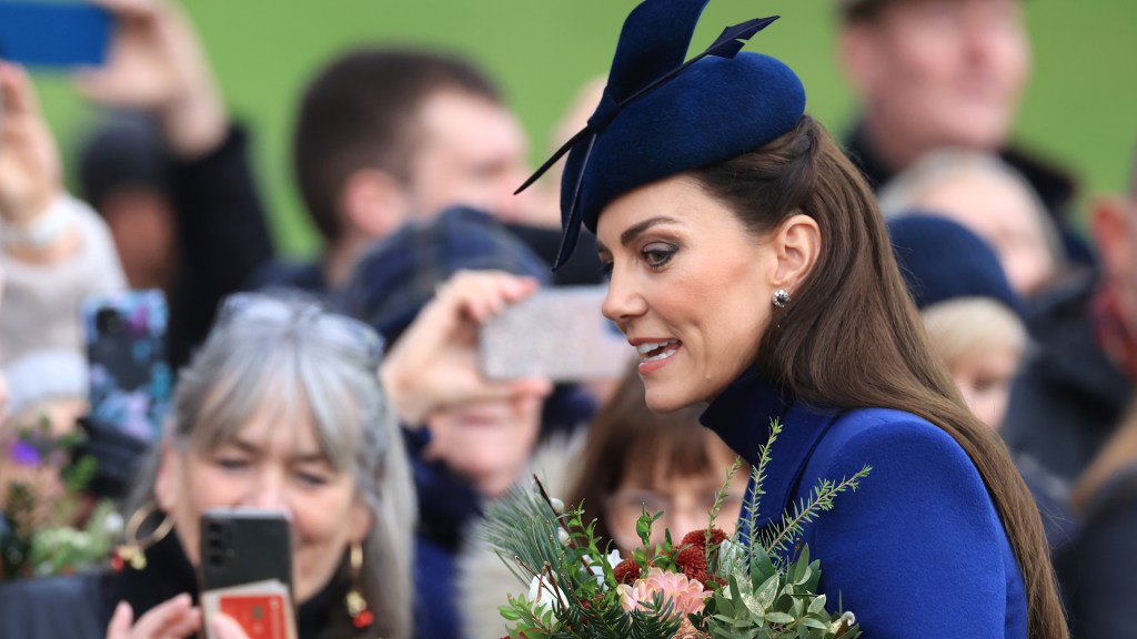 Princess Kate apologizes for editing Royal Family image after news agencies pull photo