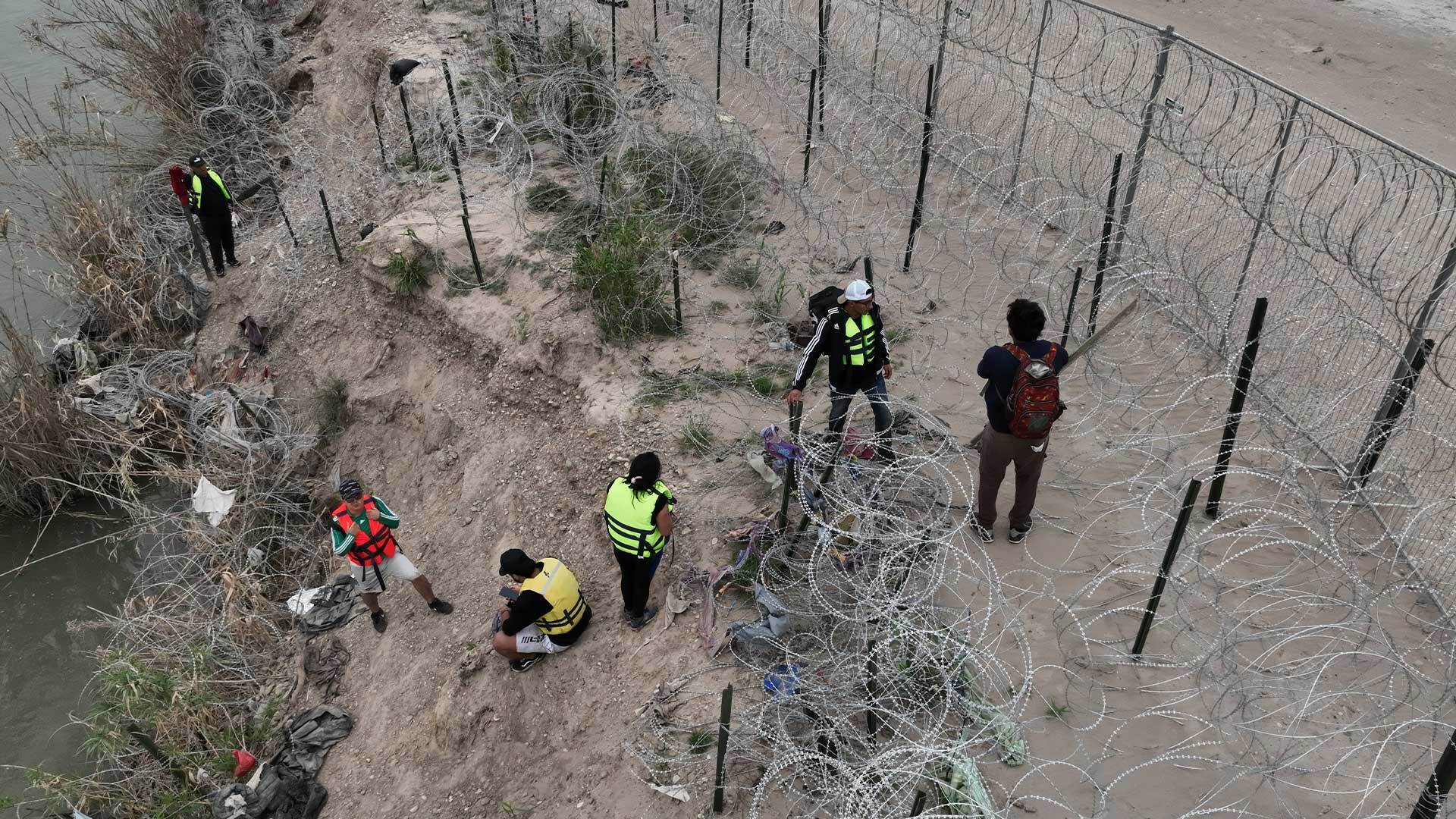 U.S. Border Patrol warns migrants about the dangers of crossing during the winter season.