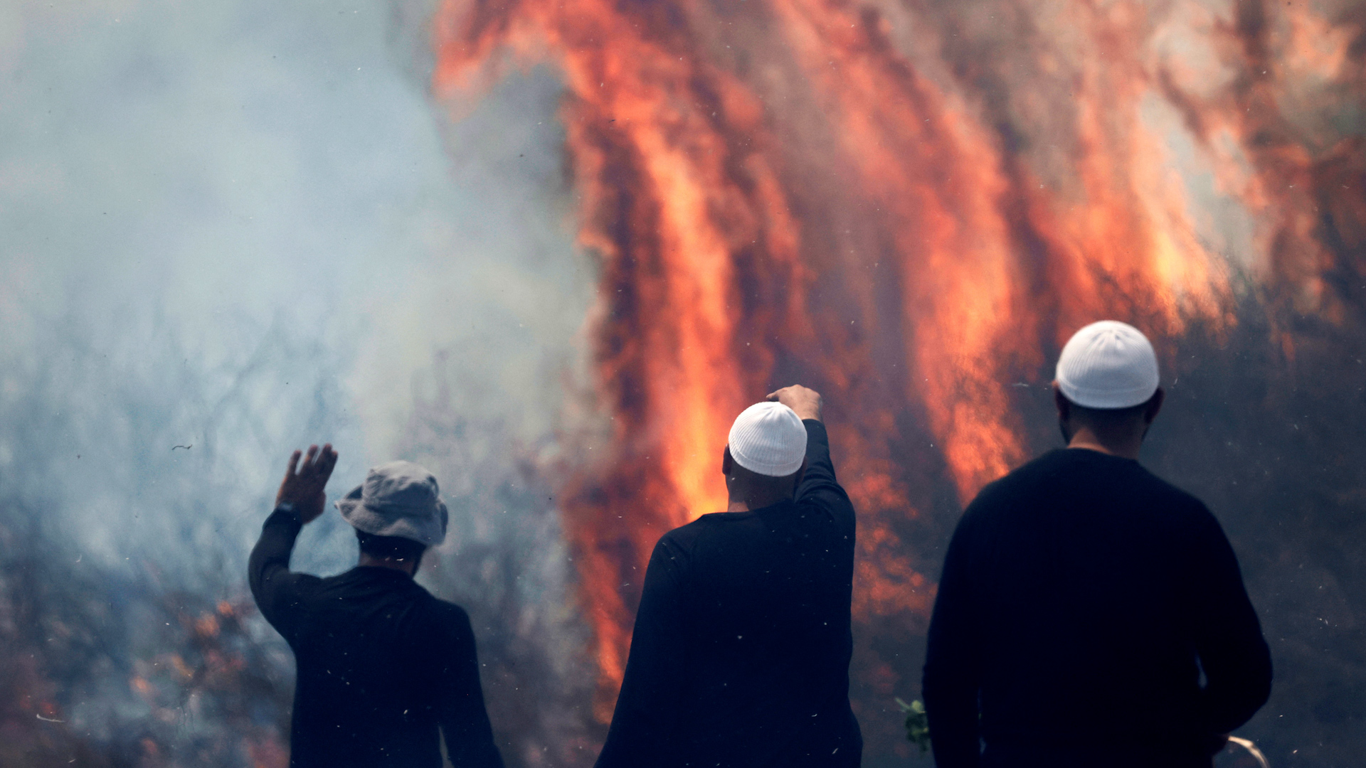 Israeli airstrike kills Hezbollah commander, prompting rocket strikes from Lebanon. Tensions rise as cease-fire talks remain stalled in Gaza.