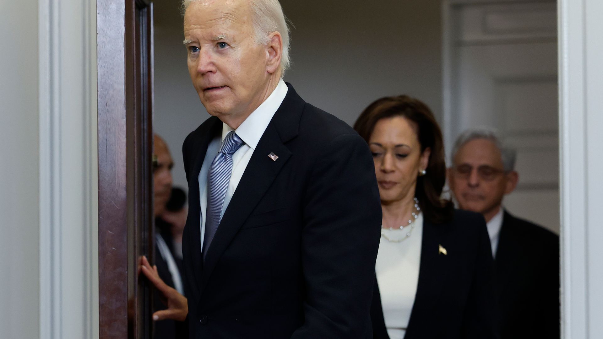 Jamal Simmons suggests President Biden step down, allowing Kamala Harris to become the first female president, fulfilling Biden's transitional promise.