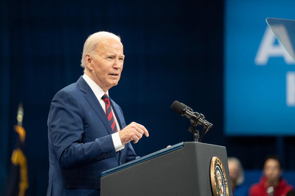 President Biden avoids answering question about achieving Gaza ceasefire and freeing Israeli captives before his term ends.