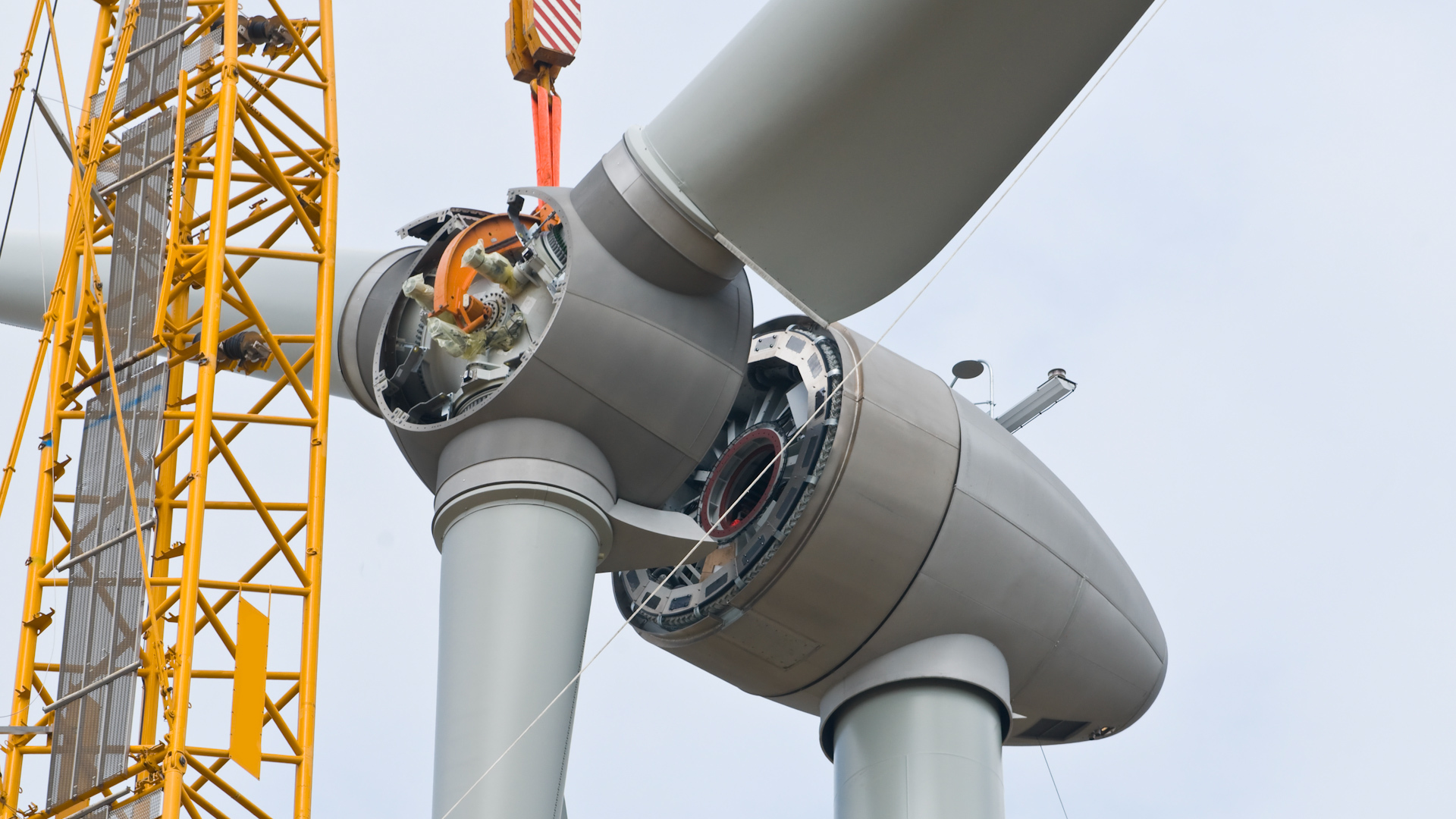 A planned offshore wind farm off the coast of New Jersey has hit a monthslong delay due to challenges in securing turbine blades.