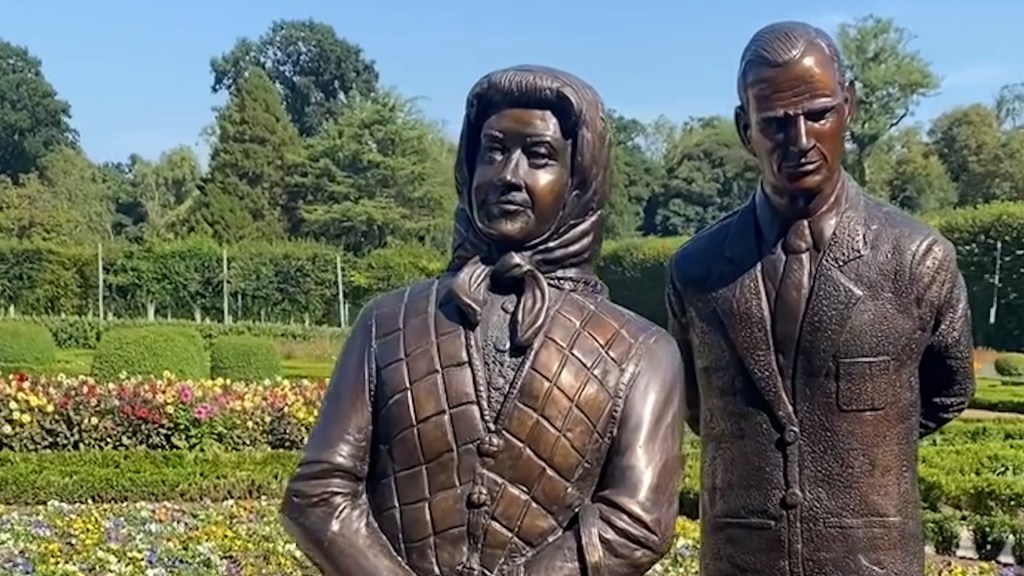 Queen Elizabeth II statue sparks backlash, critics say it misses the mark