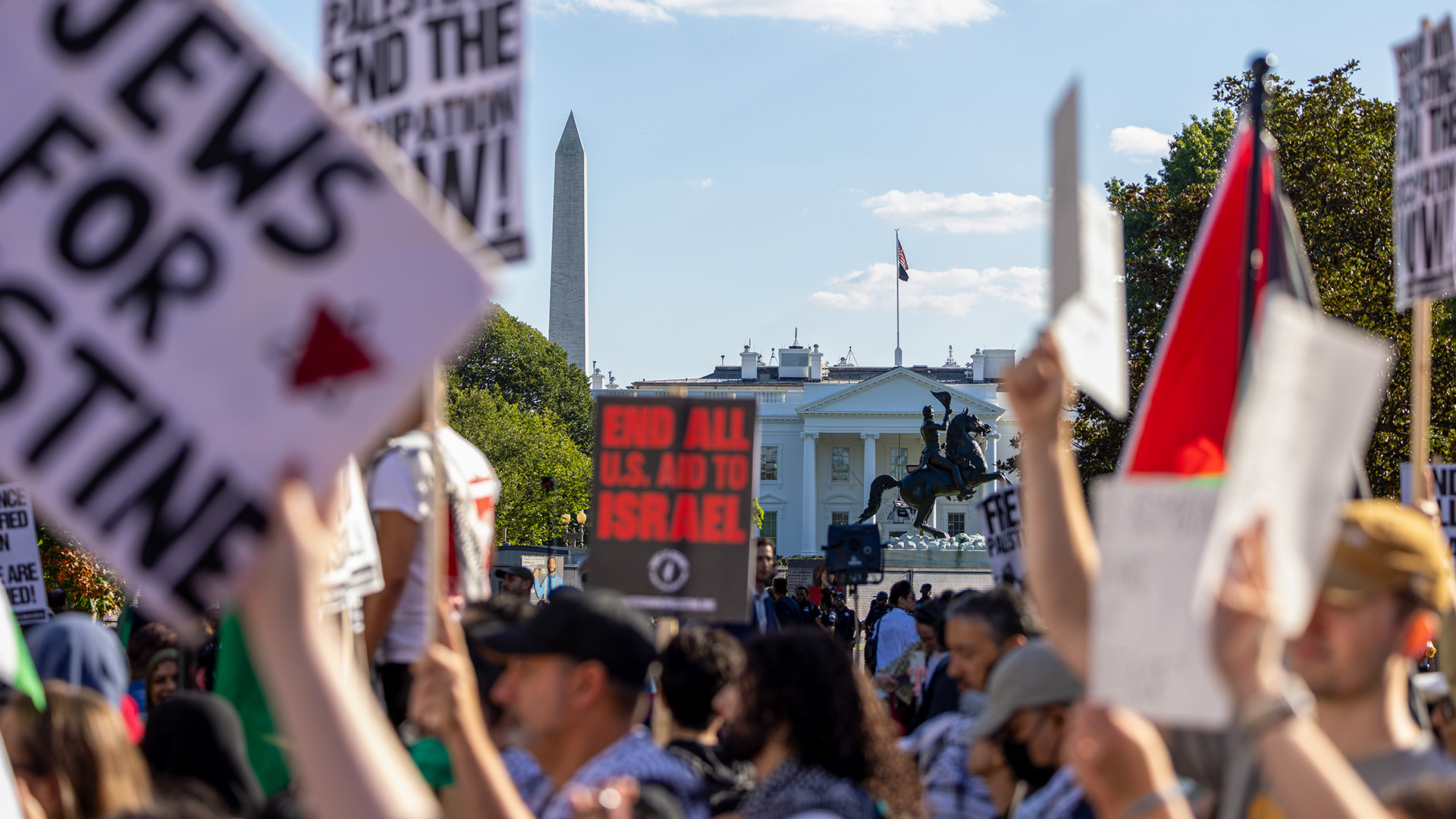 A man, identified as a former photojournalist, attempted to set himself on fire during a pro-Palestinian rally near the White House on the evening of Saturday, Oct. 5.