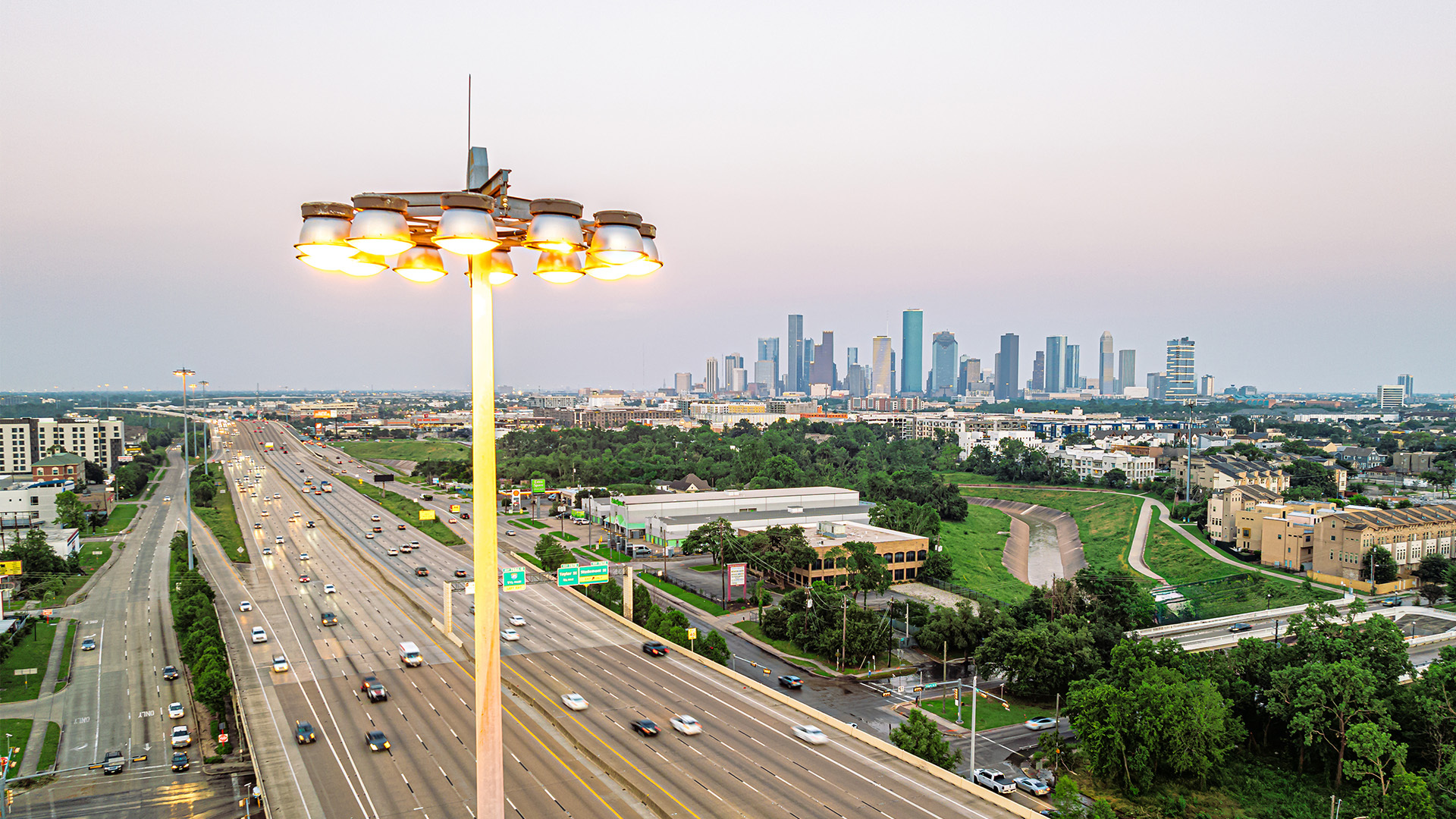 Pete Kohnstam, from the fiber-optic company Nexans, discusses the initiative to link Texas with the US national power grid.