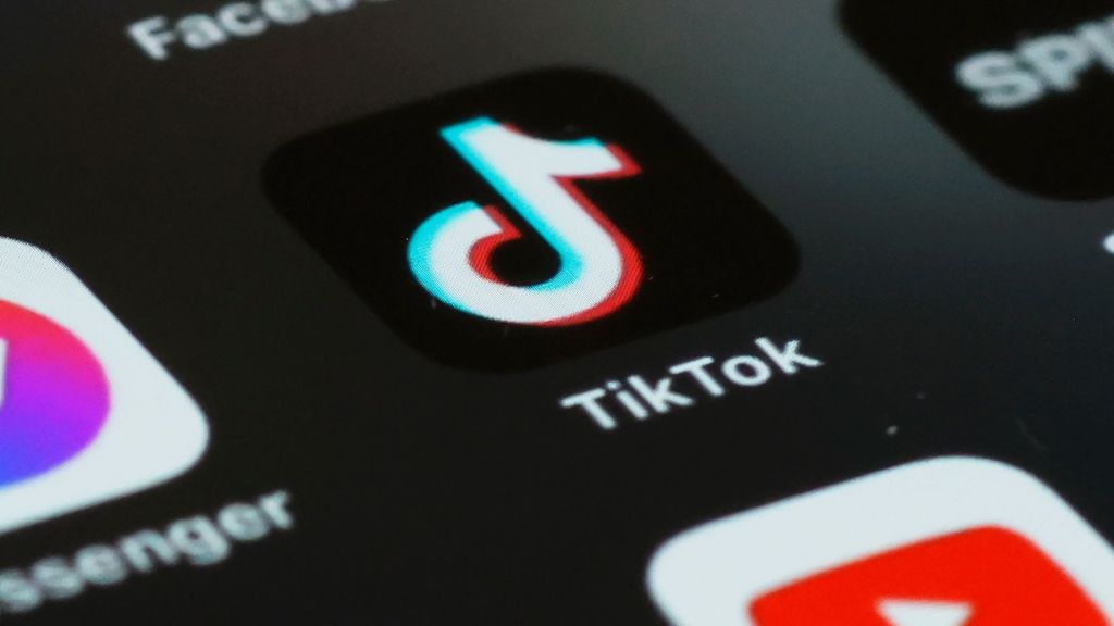 Apple, Google told to be prepared for TikTok ban on Jan 19