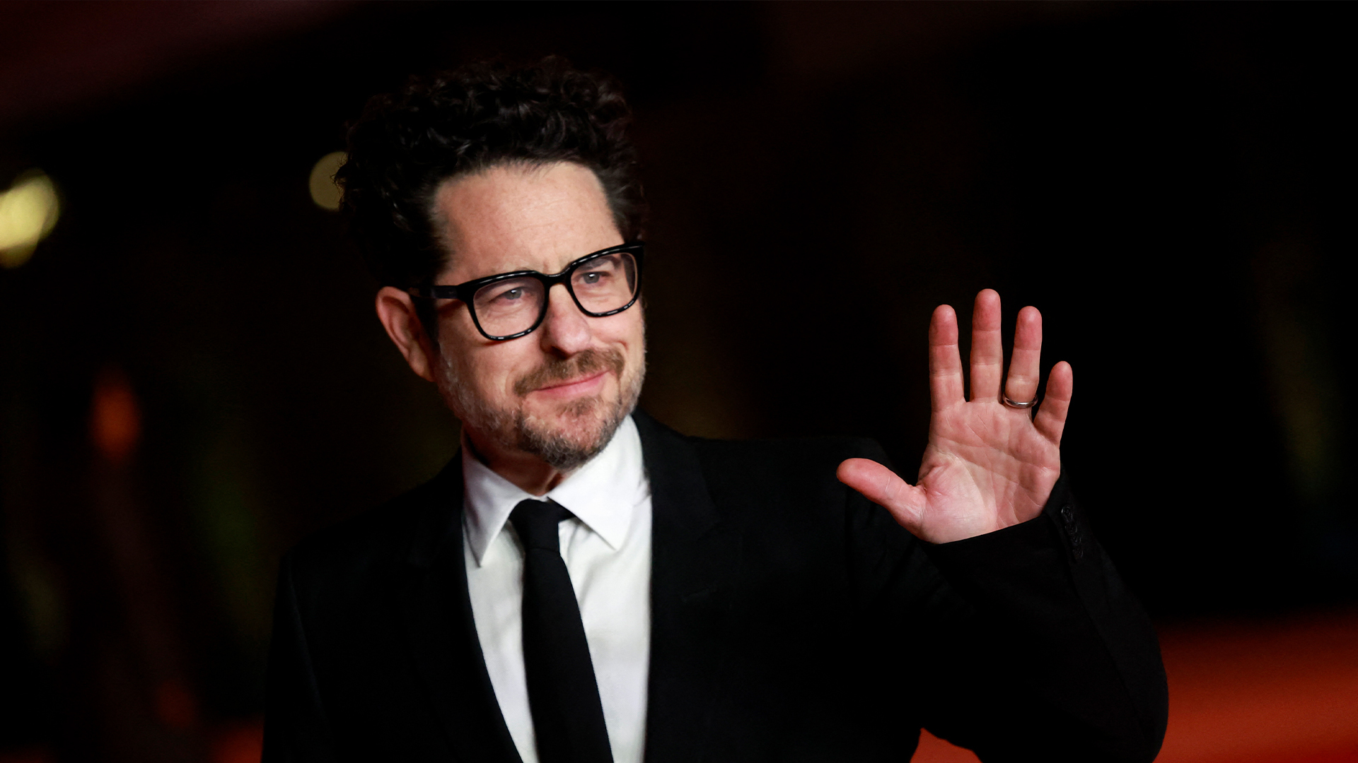 After a nearl 20-year collaboration, J.J. Abrams and Warner Bros. Television agree on a new deal that could reshape film and TV projects.