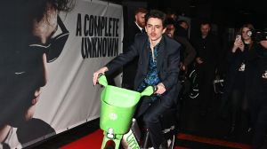 Actor Timothée Chalamet rode a Lime bike to the London premiere of his film A Complete Unknown, but faced a fine for parking it at the venue.