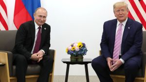 President Donald Trump reportedly wants to setup a phone call with Russian President Vladimir Putin to arrange an in-person meeting.