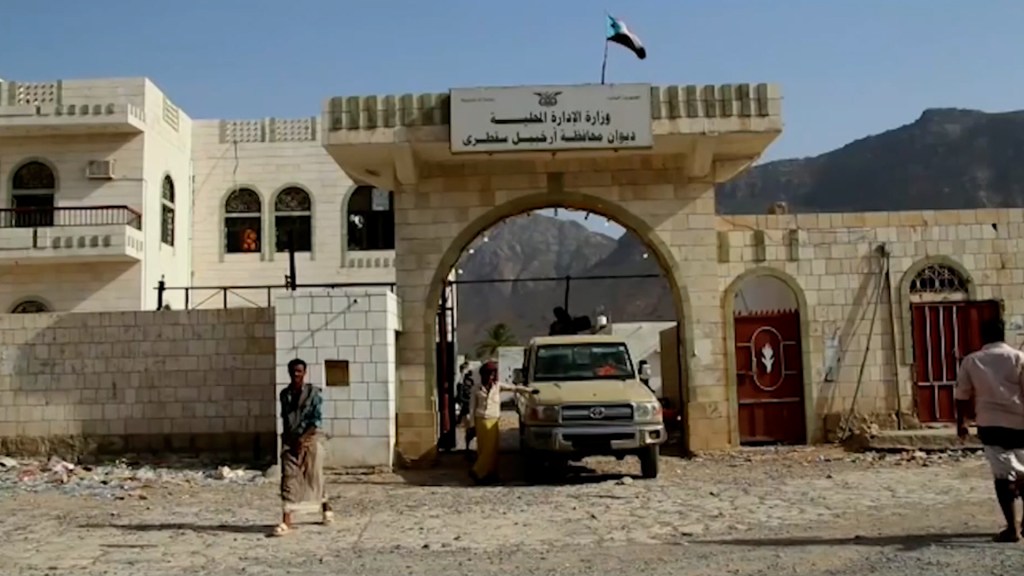 A newly constructed airstrip on Abd al-Kuri Island, part of Yemen’s remote Socotra Archipelago, is nearing completion, according to satellite imagery analyzed by the Associated Press. Located near the mouth of the Gulf of Aden, a critical maritime trade route, the runway has drawn attention for its potential strategic significance in a region plagued by conflict.