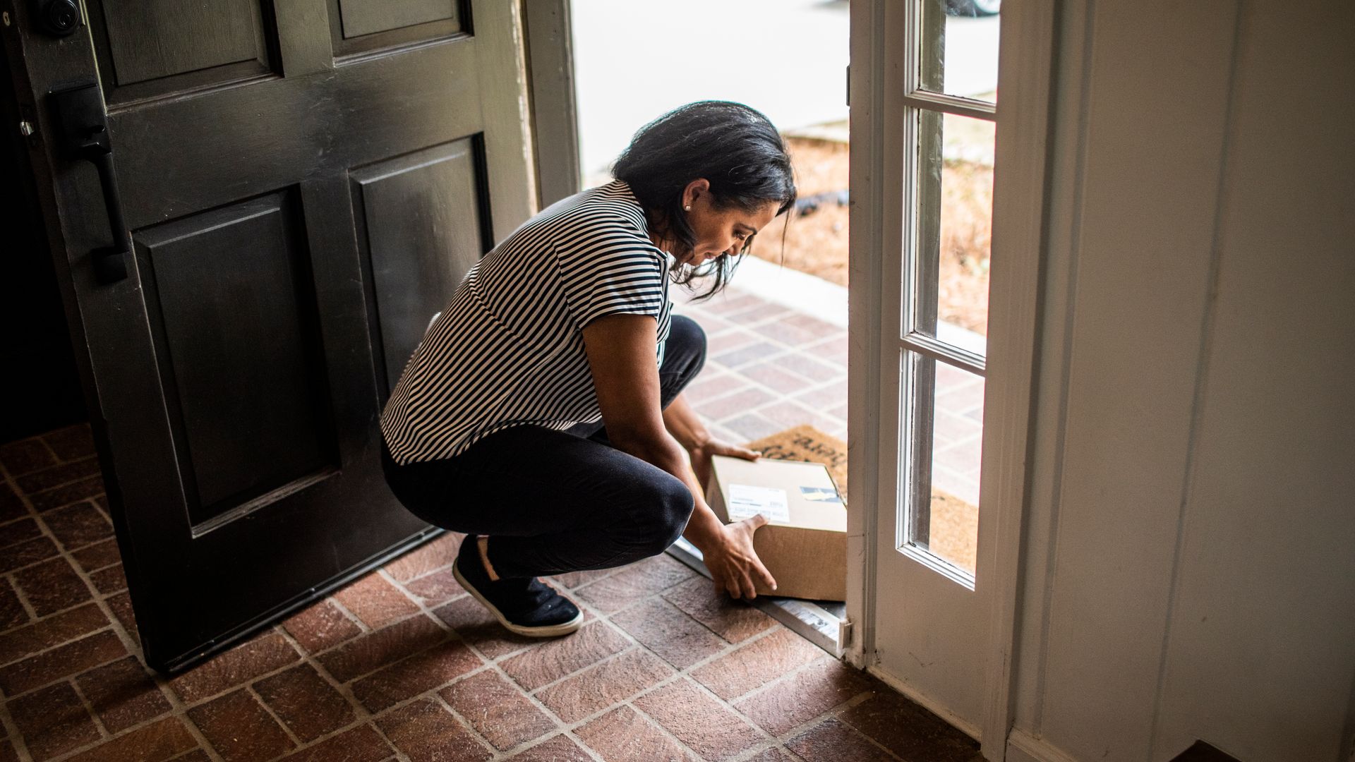 Mysterious packages from China are showing up on doorsteps in Texas. The state’s agriculture commissioner said they contain seeds.